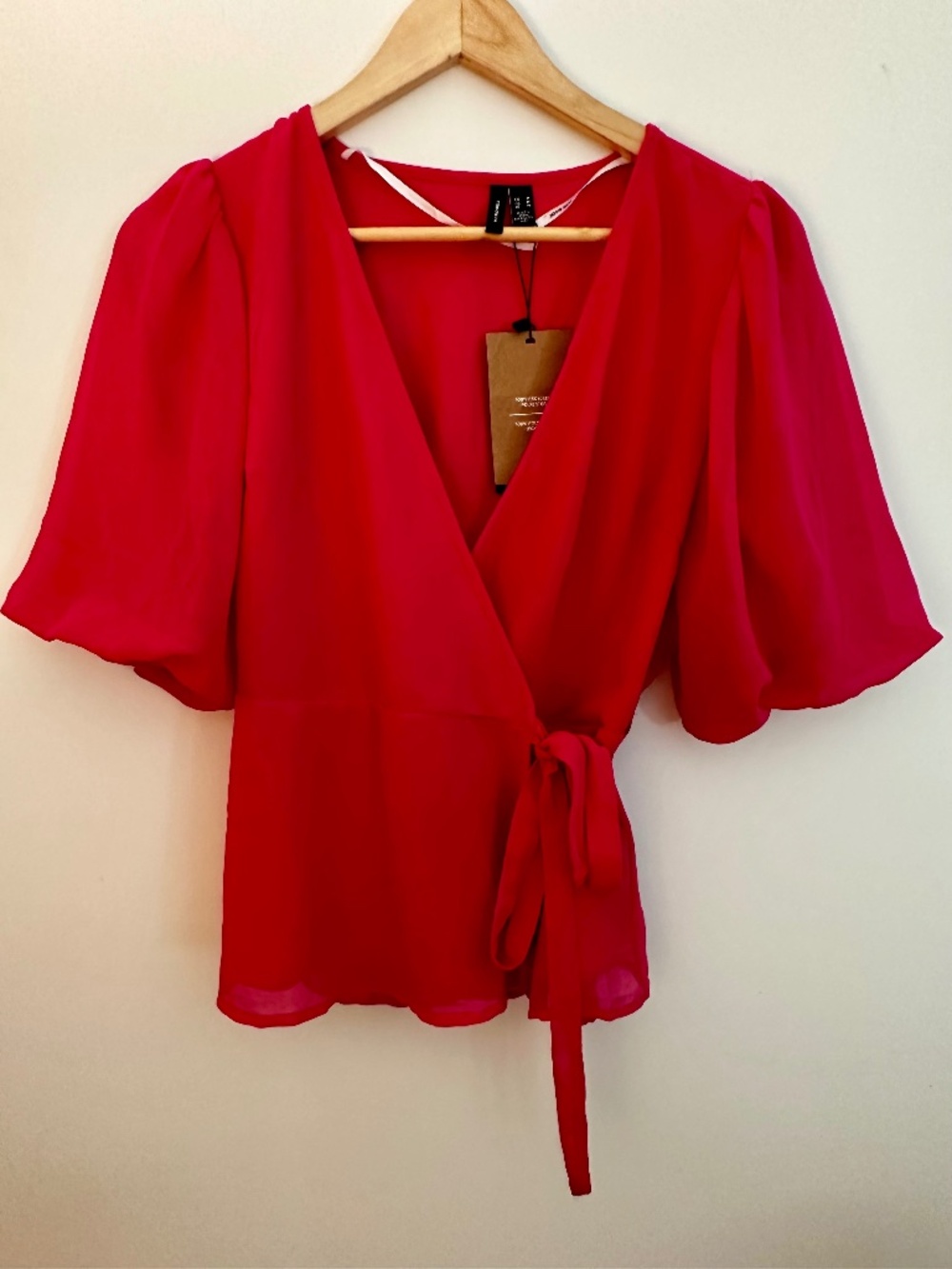 NWT Vero Moda Hot Pink V-neck Wrap Top with Short Sleeves